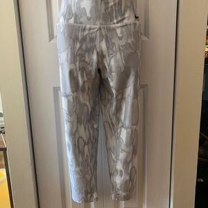 NWOT Nike dri-fit cropped tights leggings L